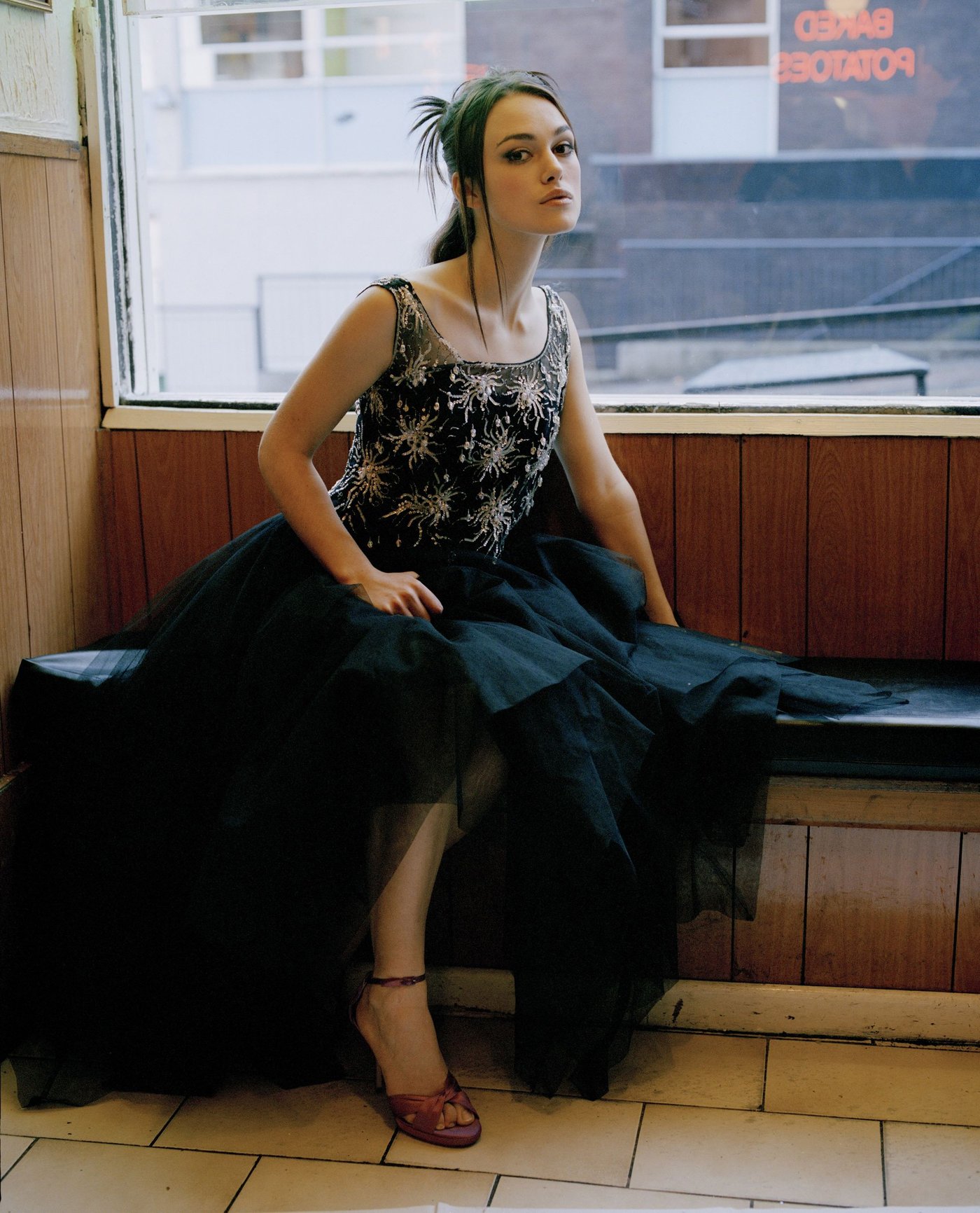 Keira Knightley Leg Photoshoot