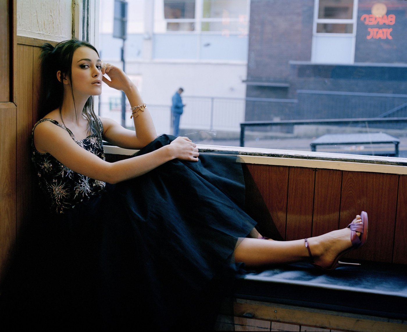 Keira Knightley Leg Photoshoot