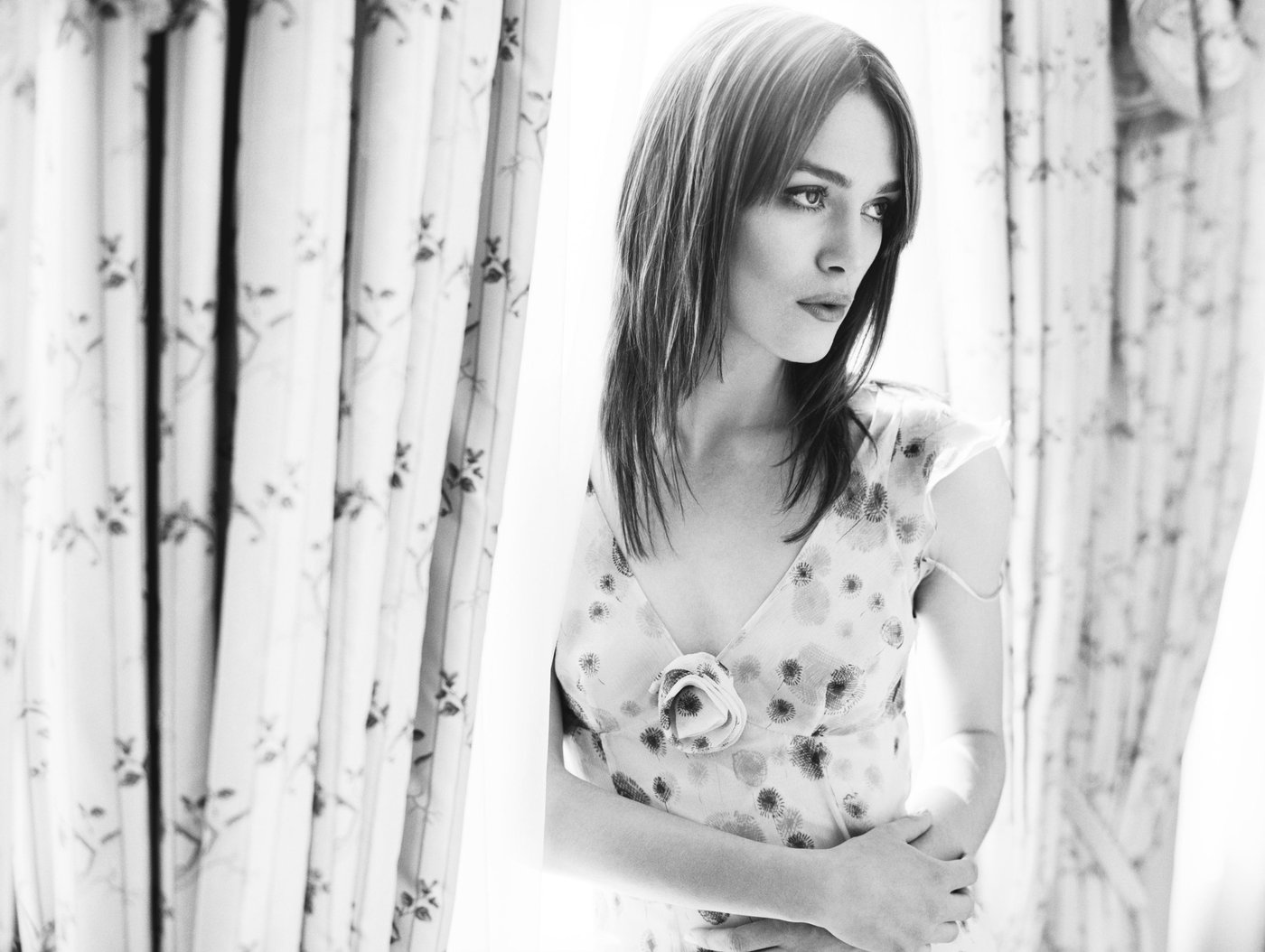 Keira Knightley Leg Photoshoot
