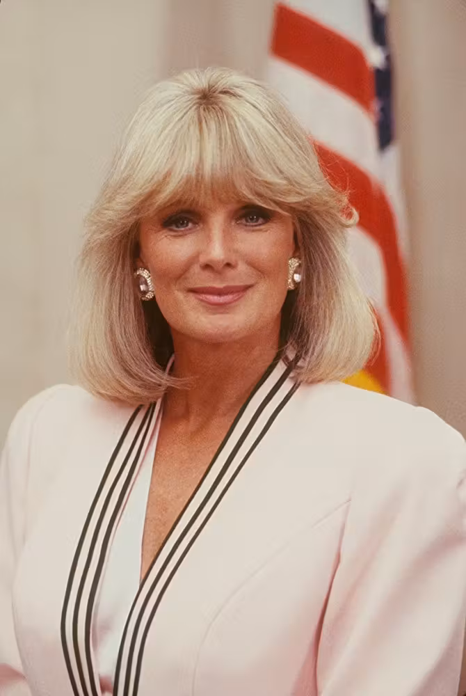 Linda Evans  Photoshoot