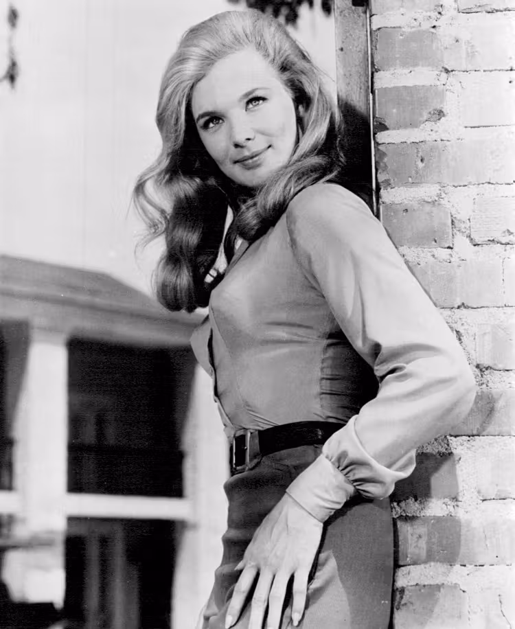 Linda Evans  Photoshoot