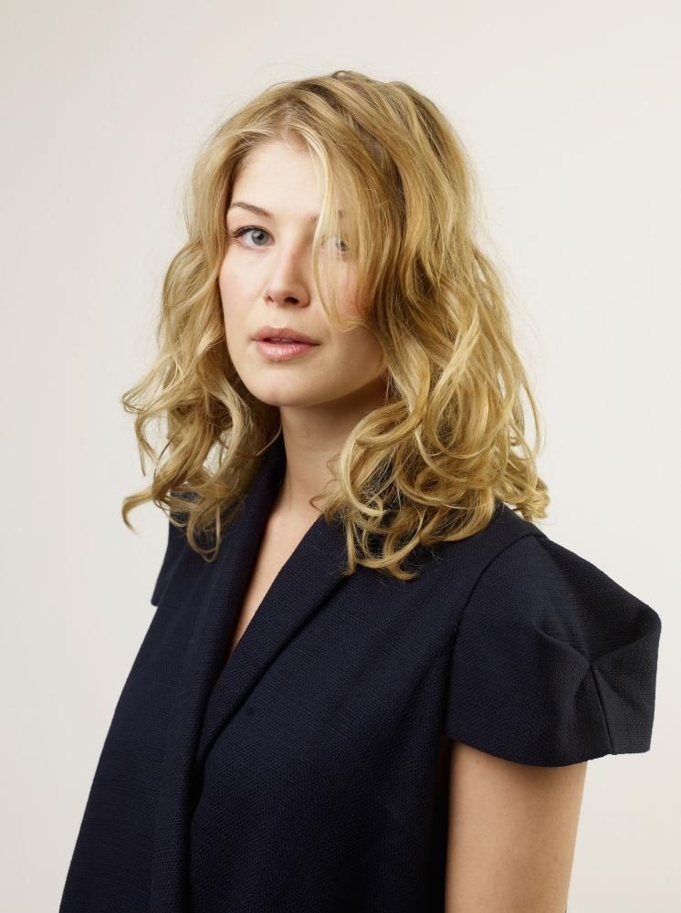 Rosamund Pike Sexy and Hottest Photos , Latest Pics