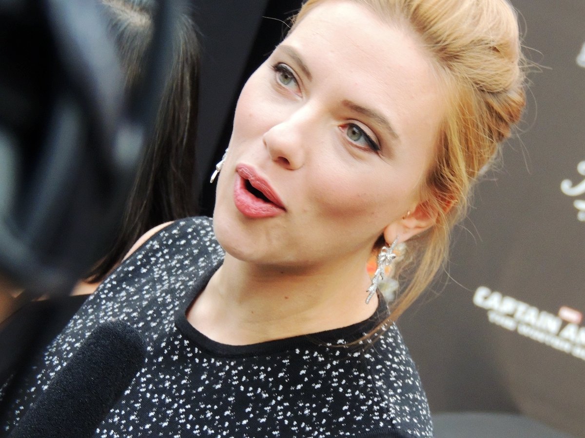 Scarlett Johansson  Photoshoot