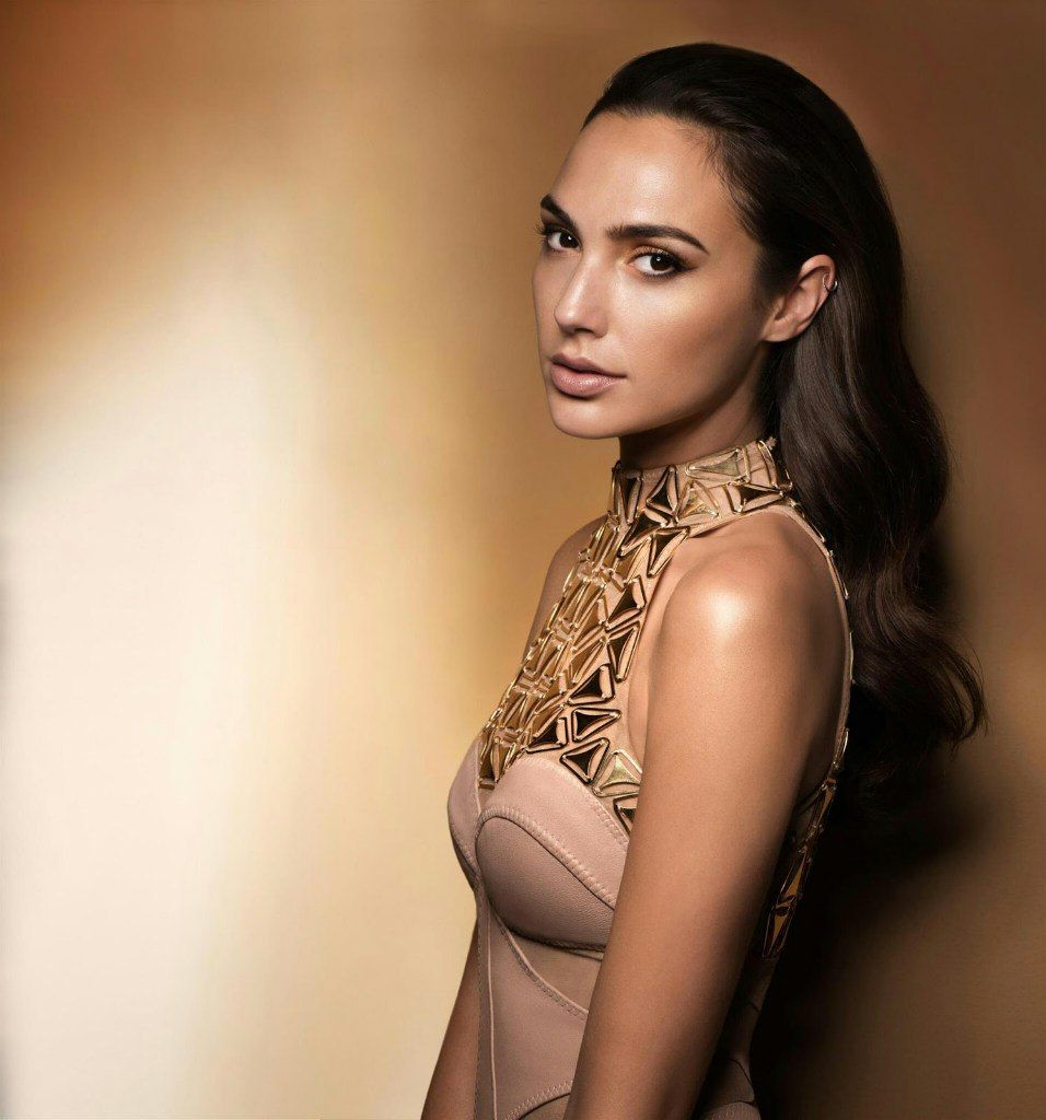 Gal Gadot Sexy and Hottest Photos , Latest Pics