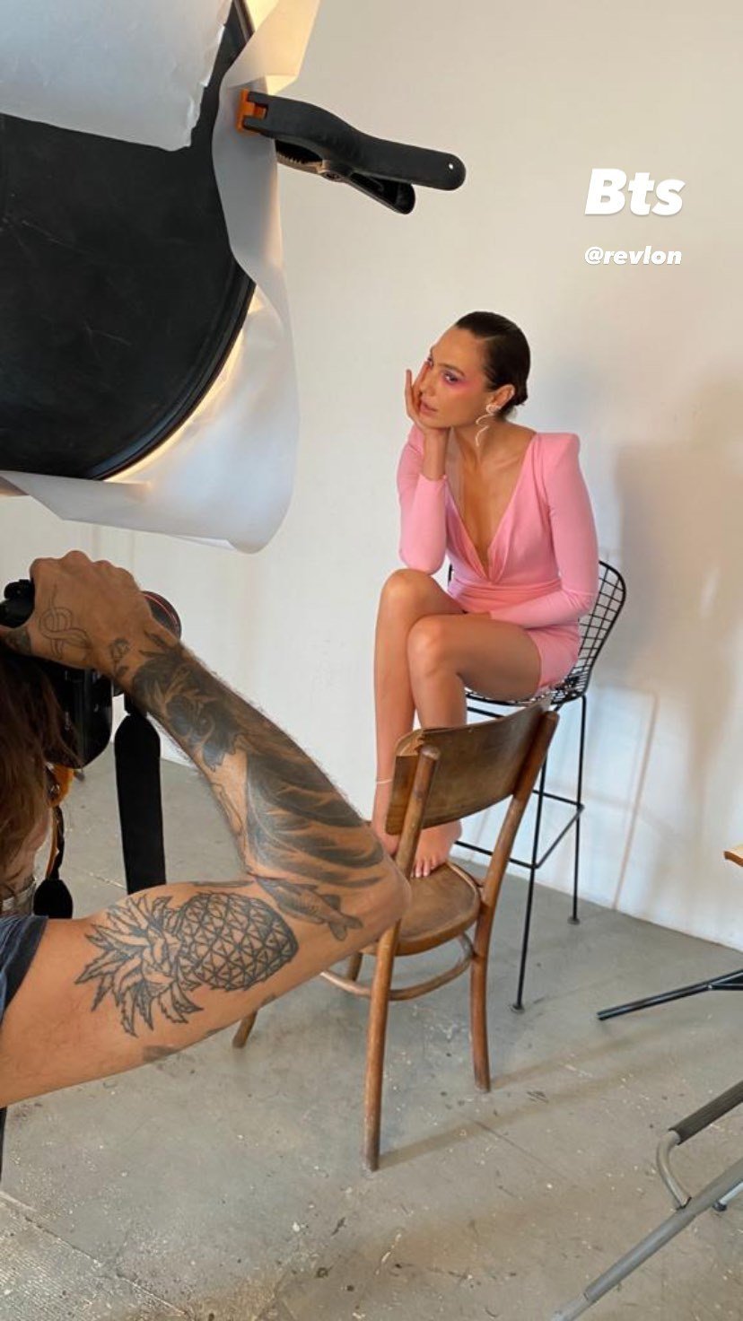 Gal Gadot Leg Photoshoot