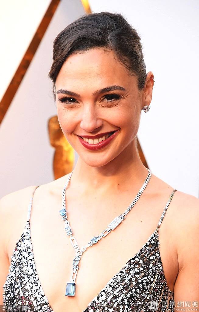 Gal Gadot Breast Photoshoot