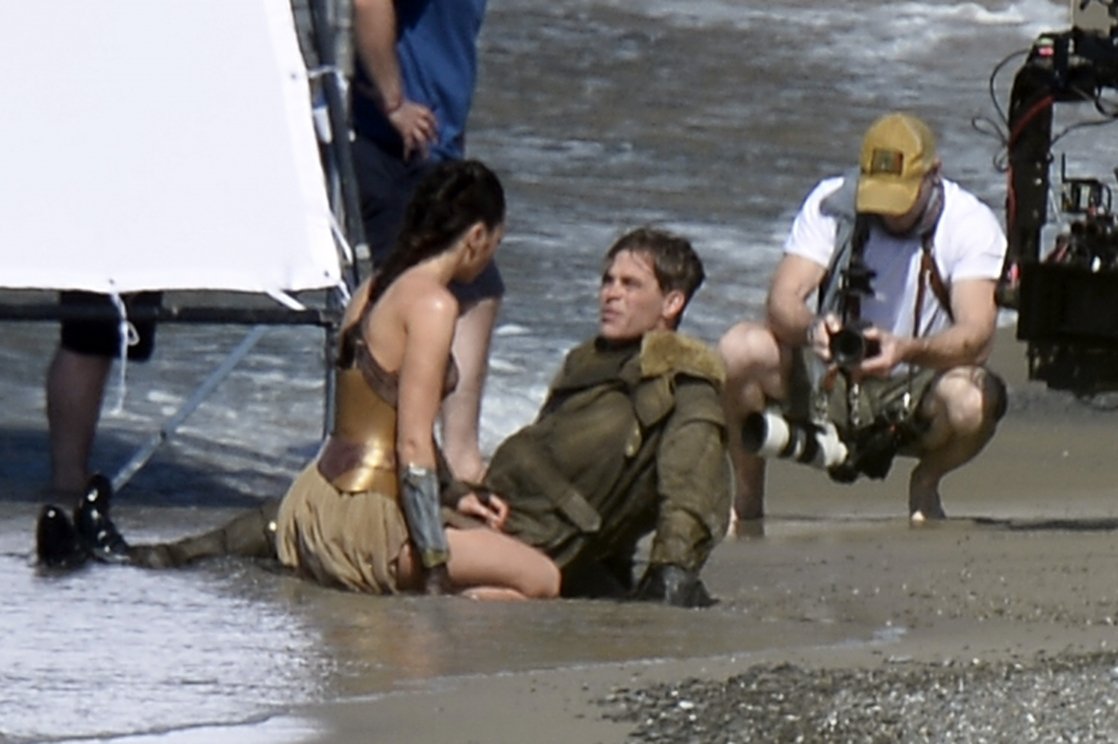 Gal Gadot Leg Photoshoot