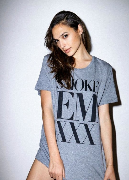 Gal Gadot Leg Photoshoot