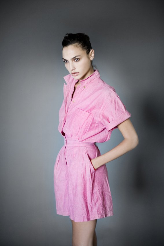 Gal Gadot Leg Photoshoot