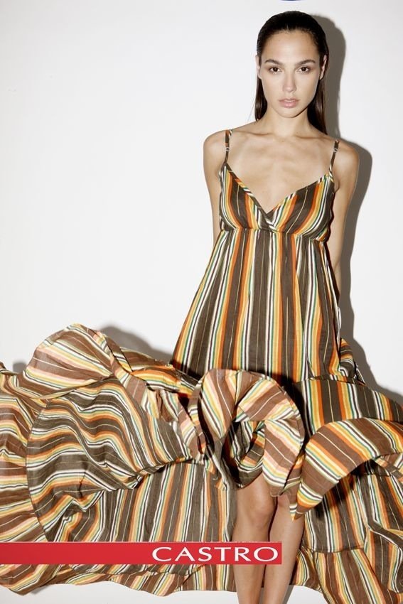 Gal Gadot Leg Photoshoot