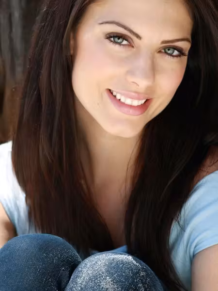 Julia Voth  Photoshoot