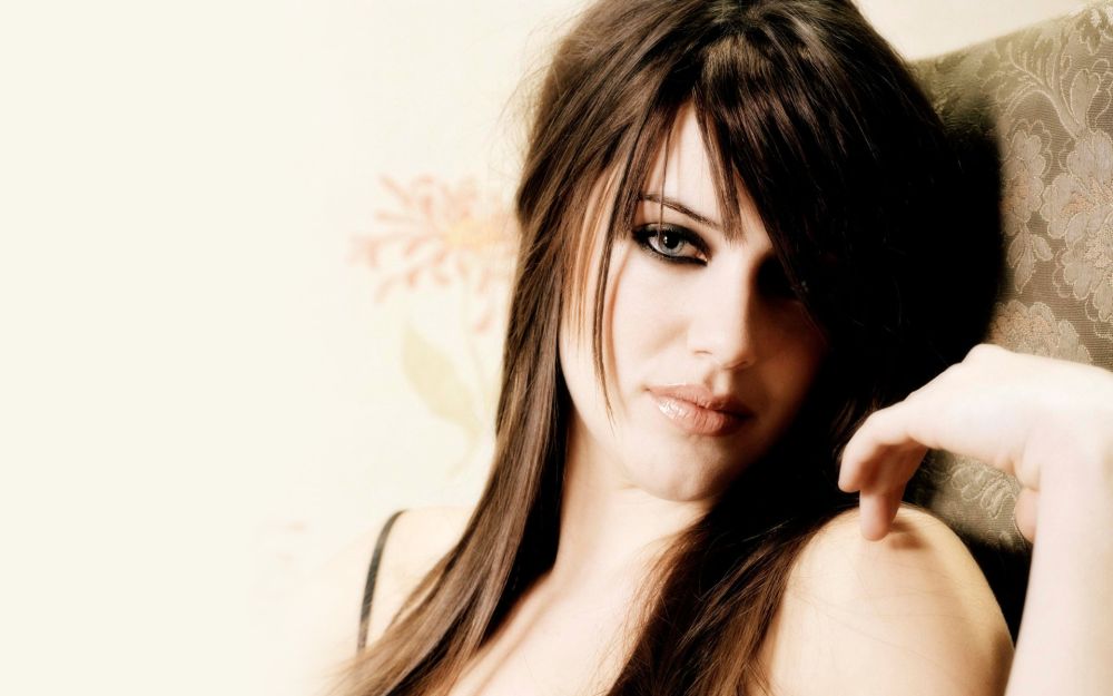 Michelle Ryan Sexy and Hottest Photos , Latest Pics