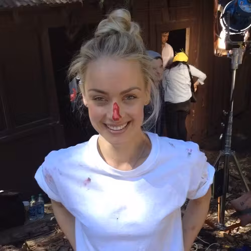 Rachel Skarsten  Photoshoot