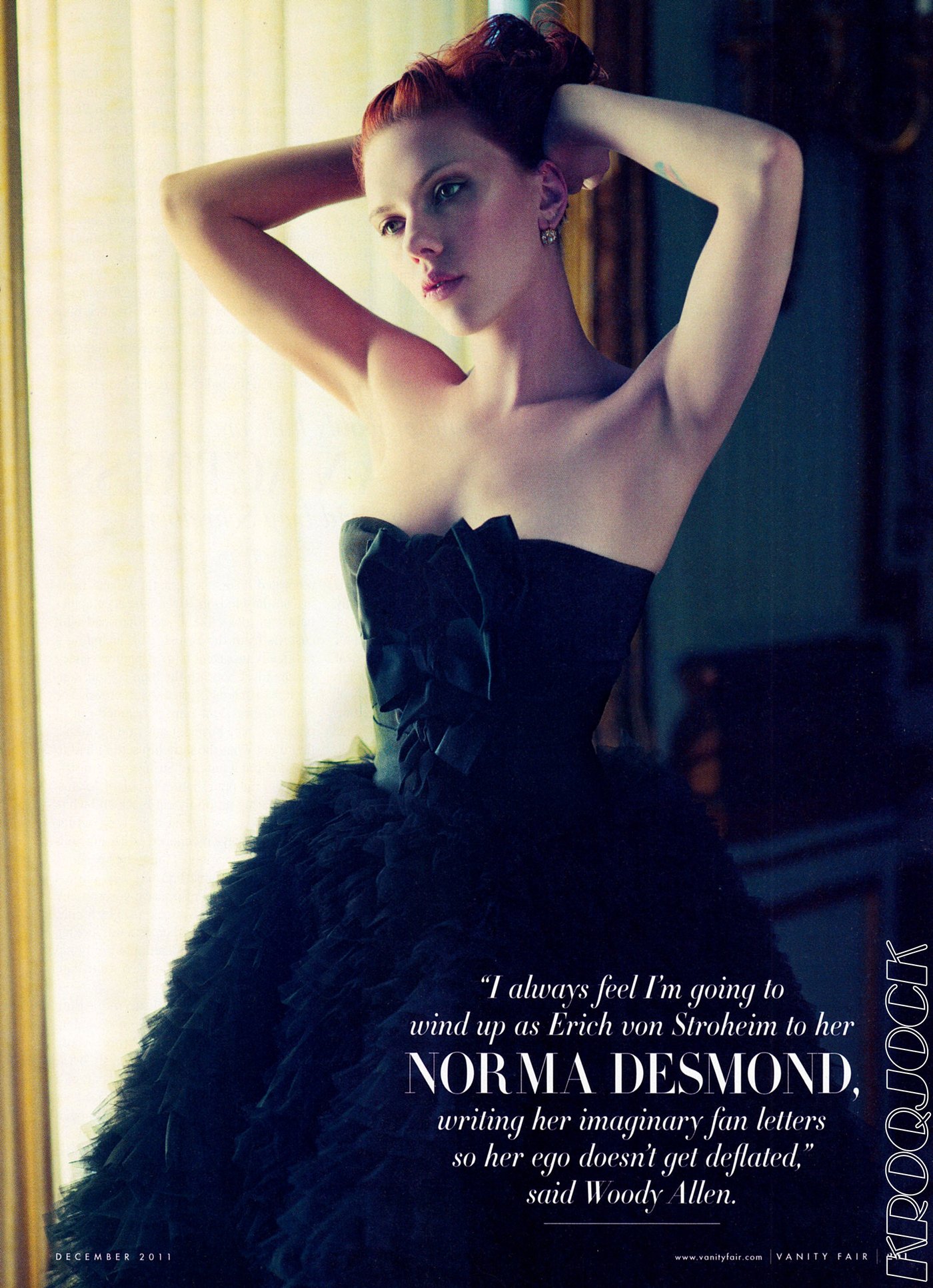 Scarlett Johansson Leg Photoshoot