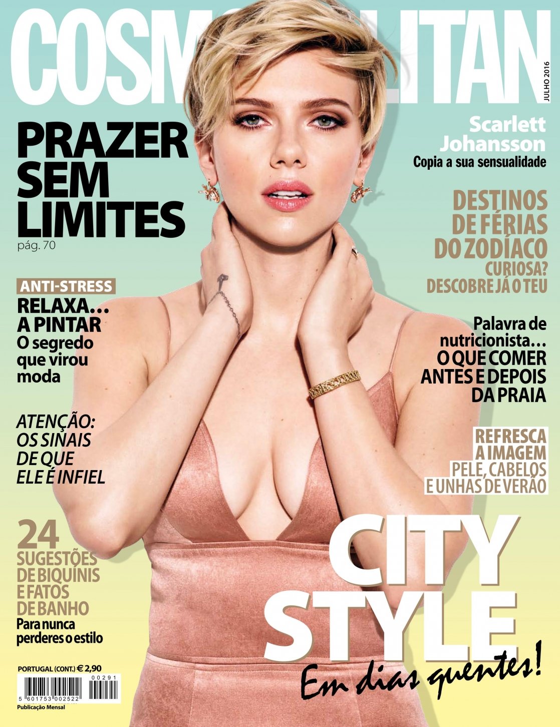 Scarlett Johansson Leg Photoshoot