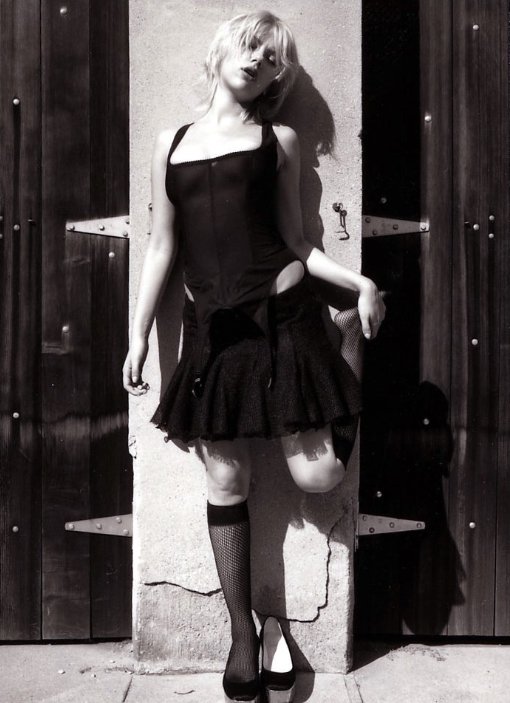Scarlett Johansson Leg Photoshoot