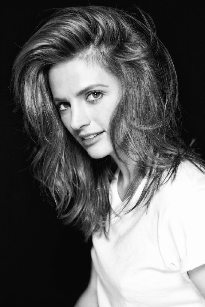 Stana Katic Sexy and Hottest Photos , Latest Pics