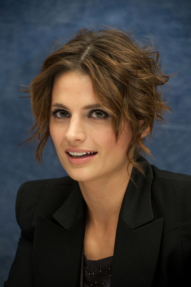 Stana Katic Sexy and Hottest Photos , Latest Pics