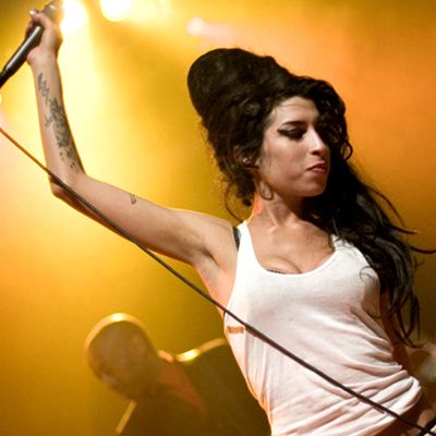 Amy Winehouse Sexy and Hottest Photos , Latest Pics