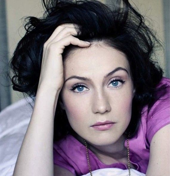 Carice van Houten Sexy and Hottest Photos , Latest Pics