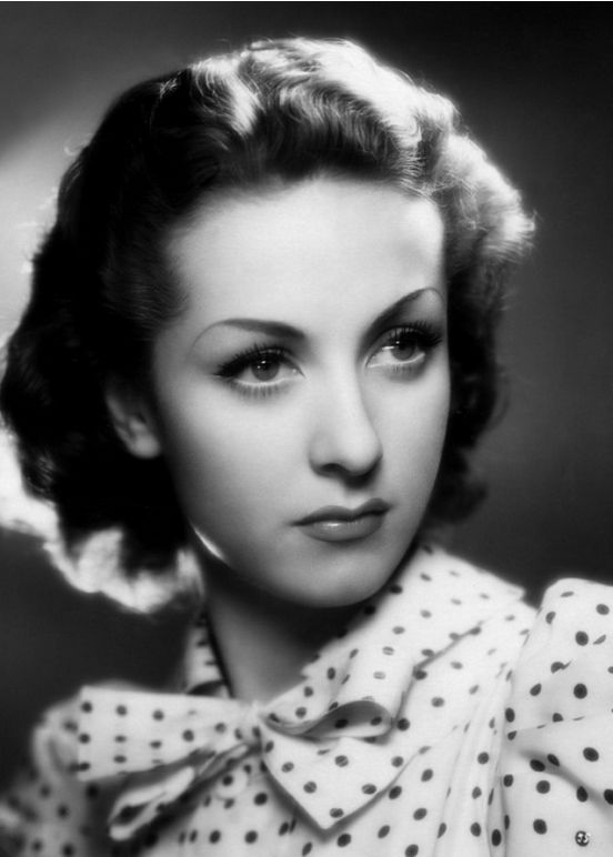 Danielle Darrieux Sexy and Hottest Photos , Latest Pics