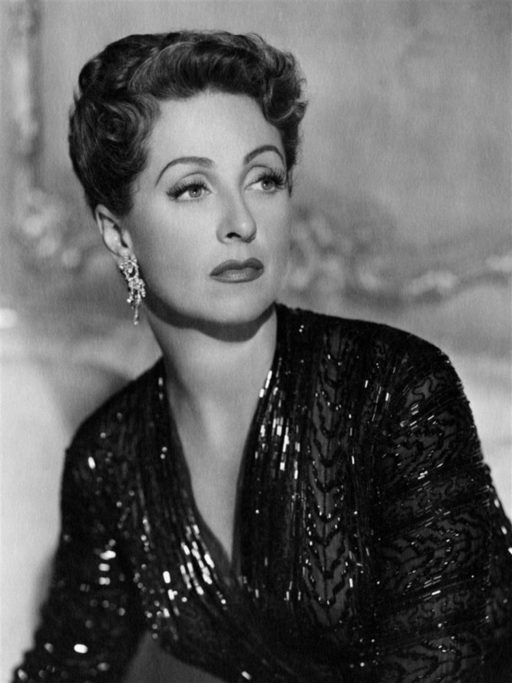 Danielle Darrieux Sexy and Hottest Photos , Latest Pics