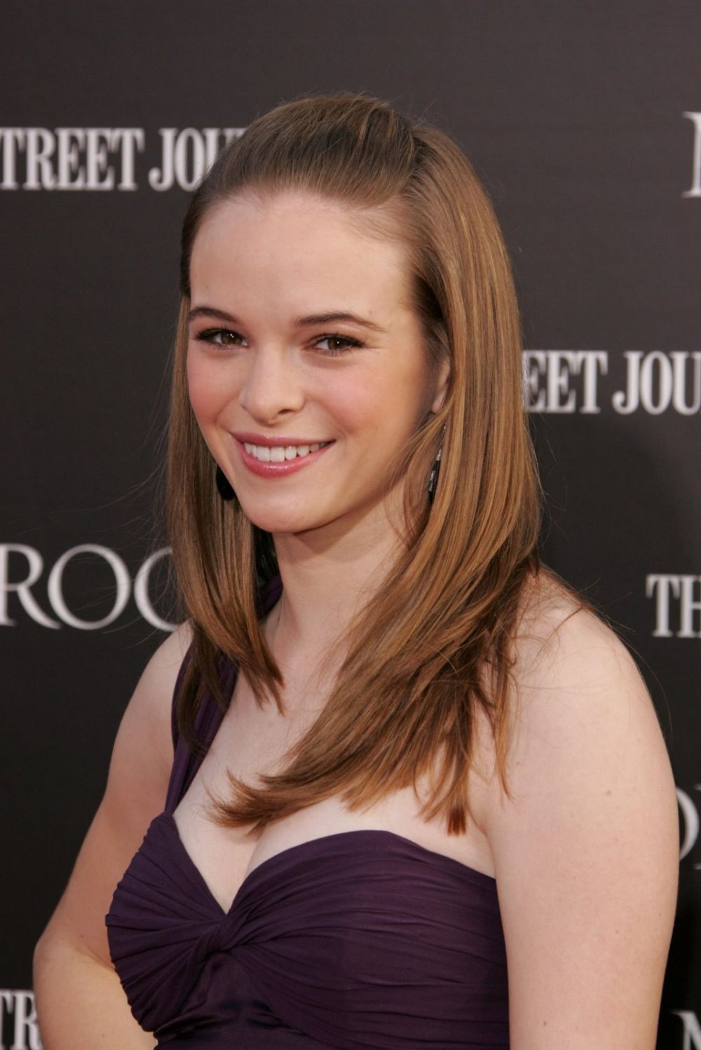 Danielle Panabaker Sexy and Hottest Photos , Latest Pics