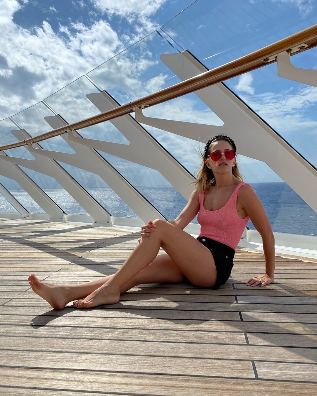 Luisana Lopilato Leg Photoshoot
