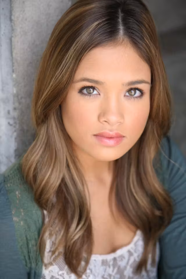 Nicole Gale Anderson  Photoshoot