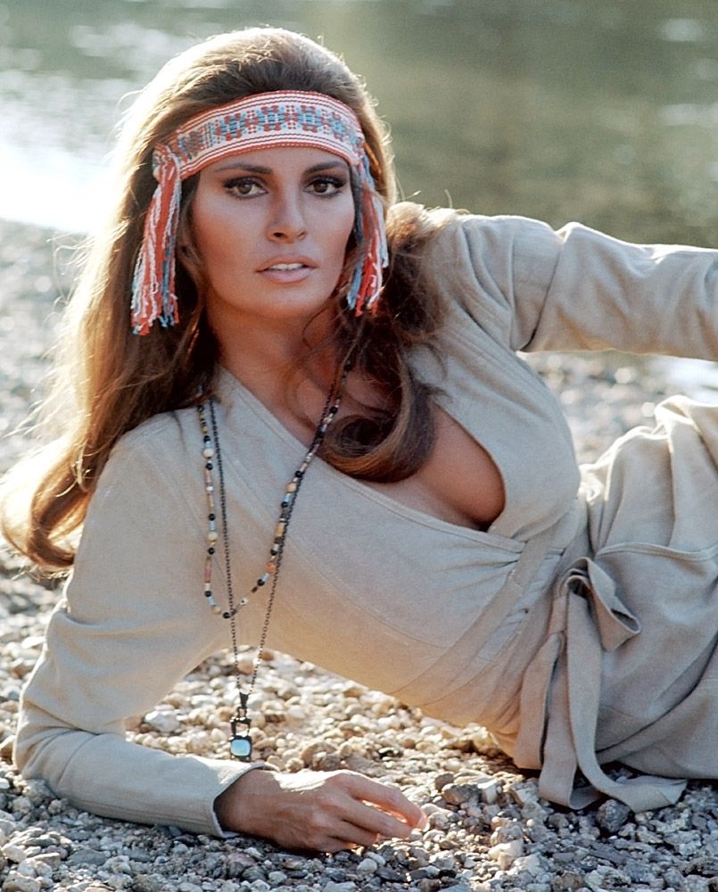 Raquel Welch Sexy and Hottest Photos , Latest Pics