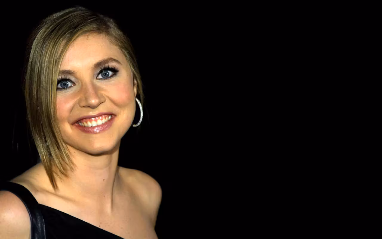 Sarah Chalke  Photoshoot