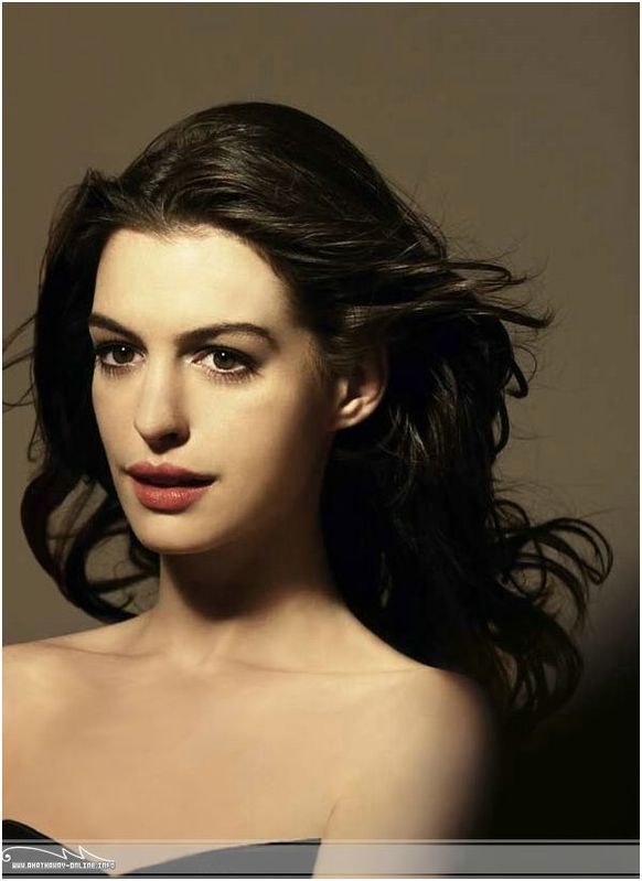 Anne Hathaway Sexy and Hottest Photos , Latest Pics
