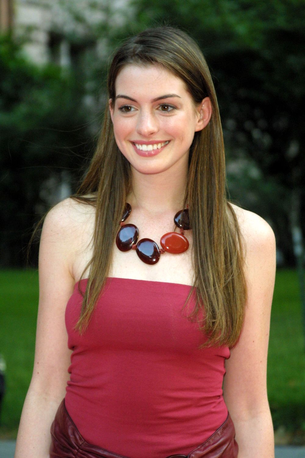 Anne Hathaway Sexy and Hottest Photos , Latest Pics