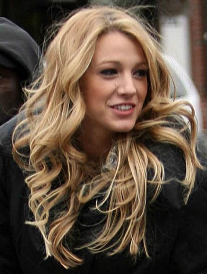 Blake Lively Sexy and Hottest Photos , Latest Pics