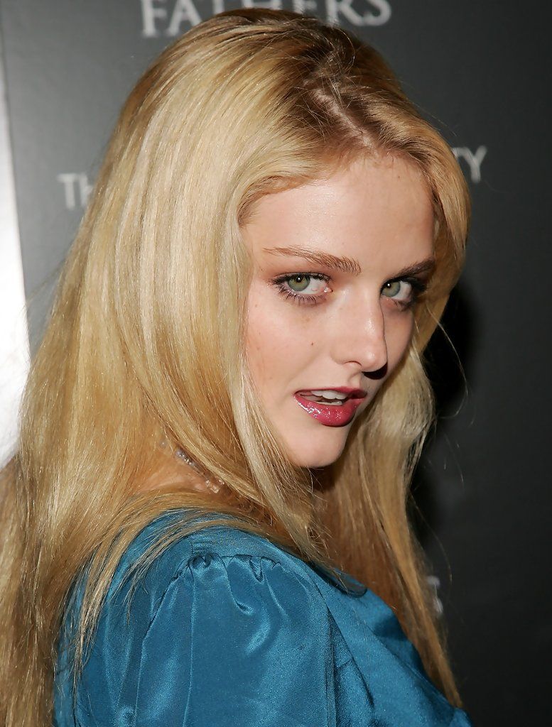 Lydia Hearst Sexy and Hottest Photos , Latest Pics