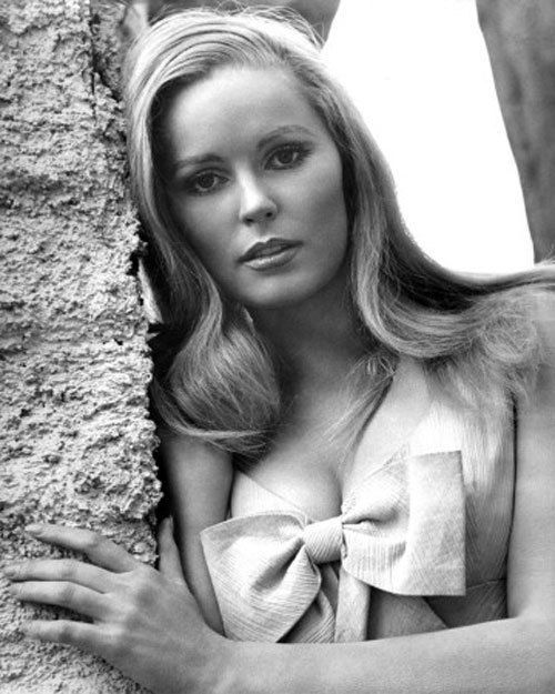 Veronica Carlson Sexy and Hottest Photos , Latest Pics