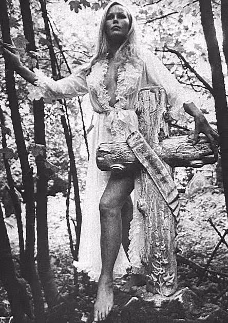 Veronica Carlson  Photoshoot