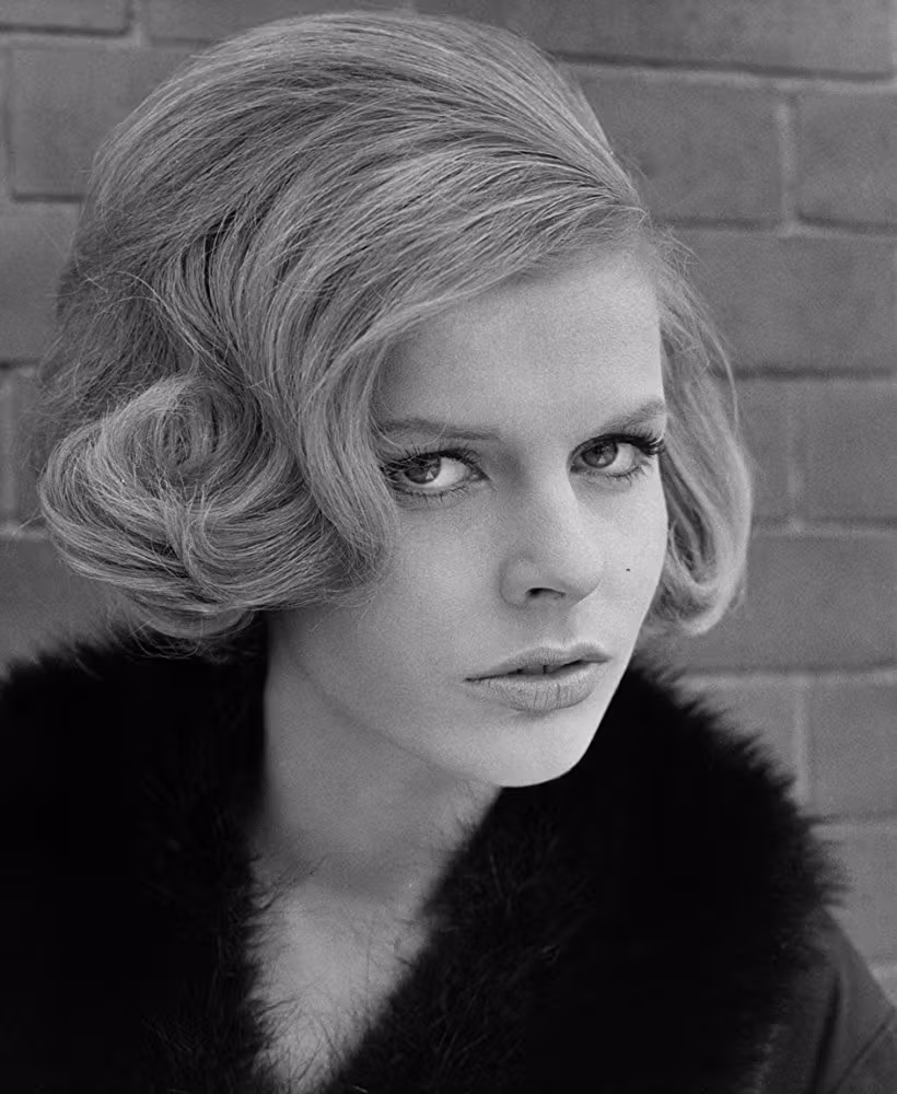 Astrid Frank  Photoshoot