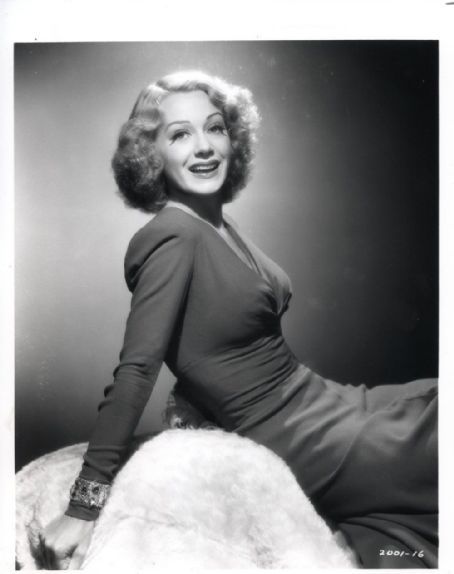 June Havoc Sexy and Hottest Photos , Latest Pics