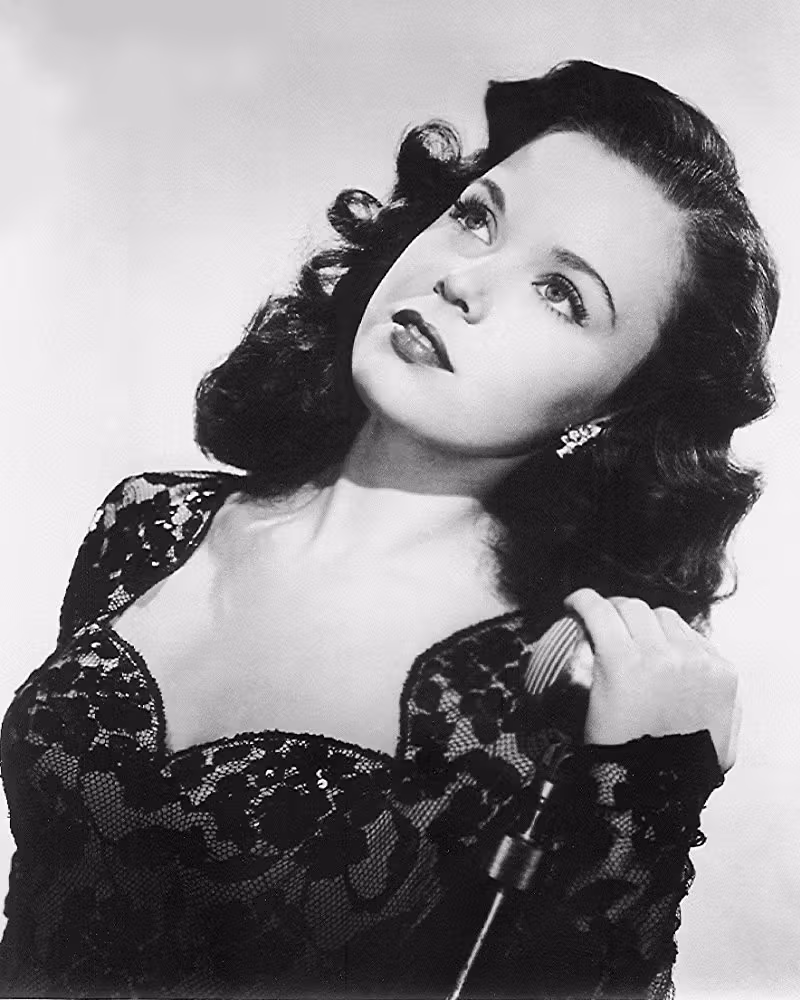 Gloria Jean  Photoshoot