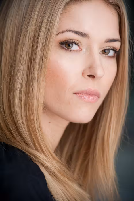 Sarah Lind  Photoshoot
