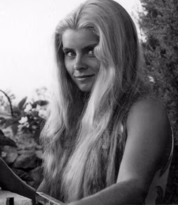 Taryn Power  Photoshoot