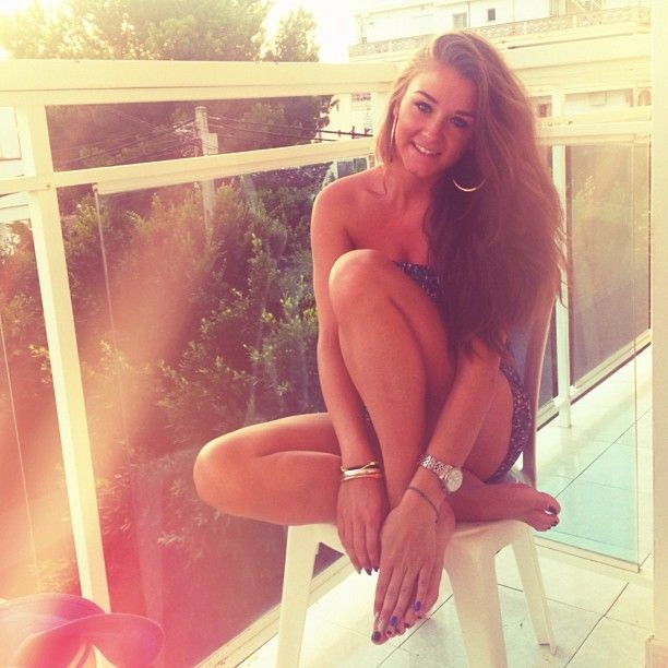 Brooke Vincent Sexy and Hottest Photos , Latest Pics