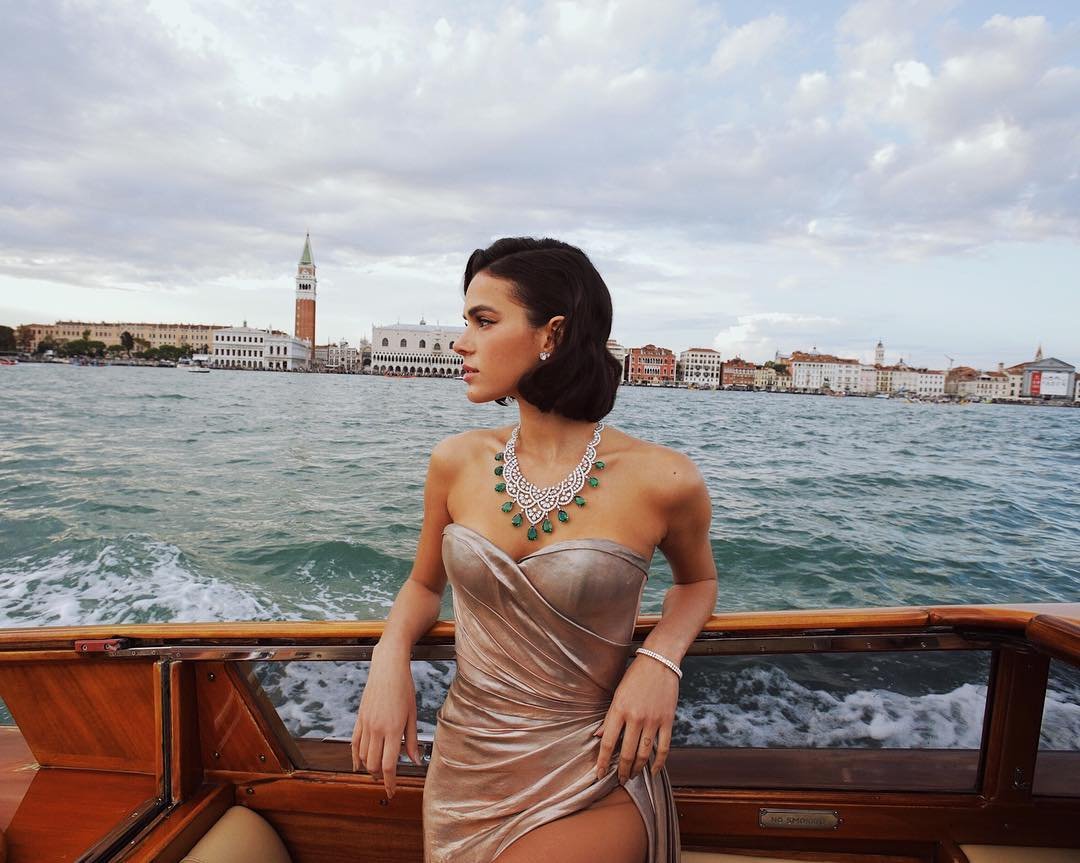 Bruna Marquezine Leg Photoshoot