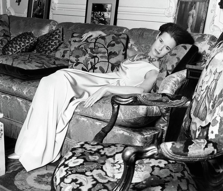 Gloria Vanderbilt Sexy and Hottest Photos , Latest Pics