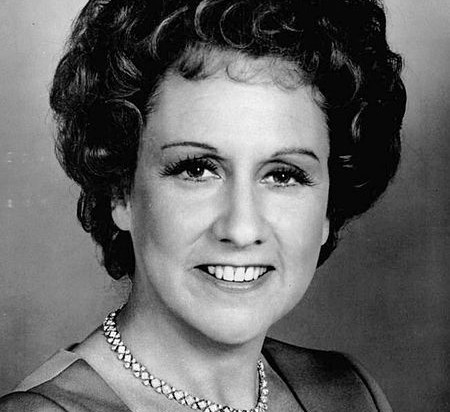 Jean Stapleton Sexy and Hottest Photos , Latest Pics