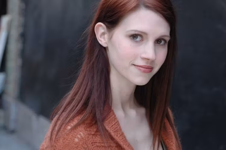 Julie McNiven  Photoshoot
