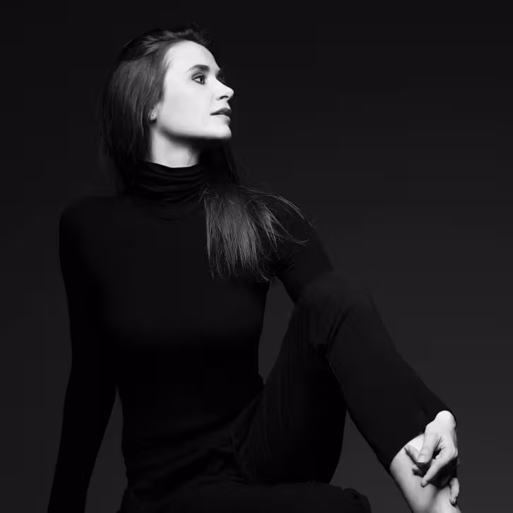 Kátya Tompos  Photoshoot
