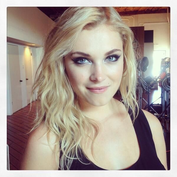 Eliza Taylor Sexy and Hottest Photos , Latest Pics