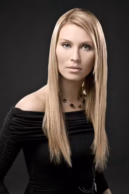 Heidi Suomi  Photoshoot